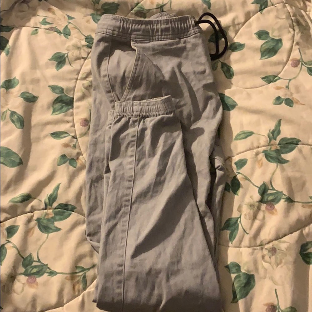Men’s gray joggers